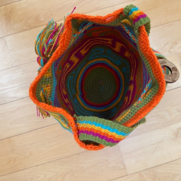 Hand Crocheted Cotton Wayuu Bag from Columbia - Picture 5 of 6